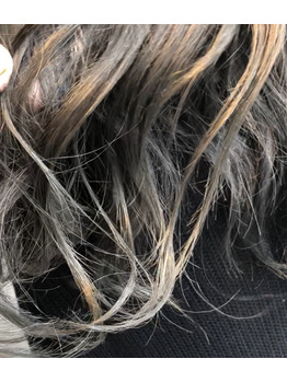 透明感のあるカラー