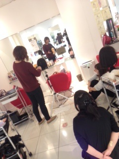 毎週火曜日は！！！　　　　　　　　　池袋美容室　HAAAT　東口店