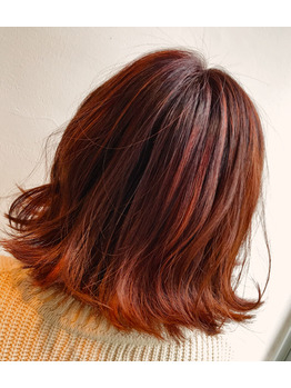 夏は燃えるような赤で