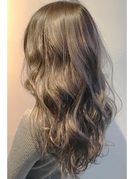 アディクシーカラーで透明感を