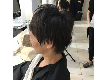 橋本氏のカットを手掛けました赤川です。