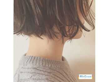 切りっぱなしランダムボブ