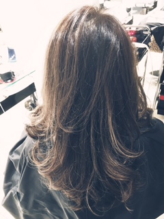 アッシュベージュ☆ハイライト　　　池袋人気美容室ＨＡＡＡＴ東口店