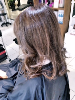 アッシュベージュ☆ハイライト　　　池袋人気美容室ＨＡＡＡＴ東口店