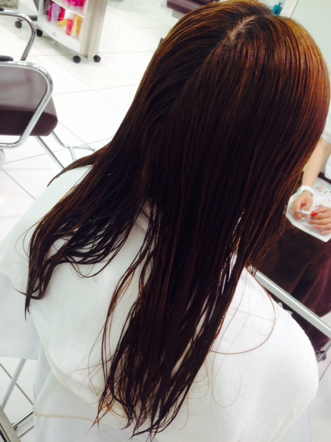 Ａｕｊｕａ　→　ソムリエ　　　池袋　美容室　ＨＡＡＡＴ　東口