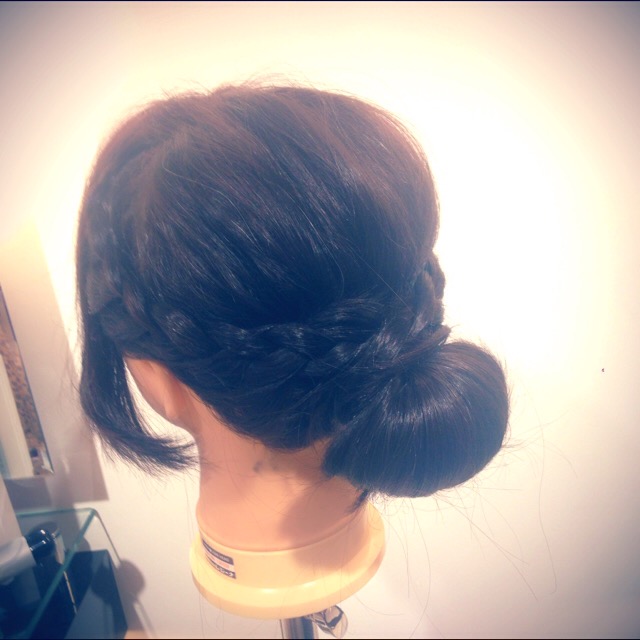 簡単アレンジ☆編みこみシニヨン　　　　　池袋美容室　ＨＡＡＡＴ　東口店