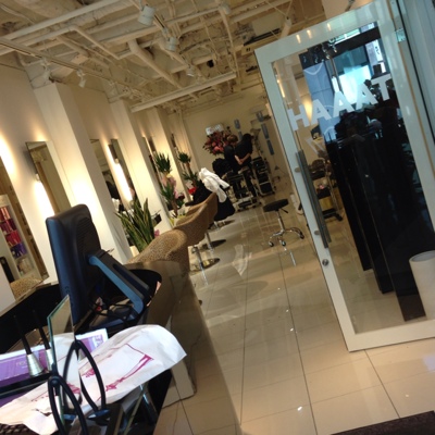 店内です掃除中ですが(^-^)