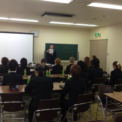 新入社員歓迎会、政策発表